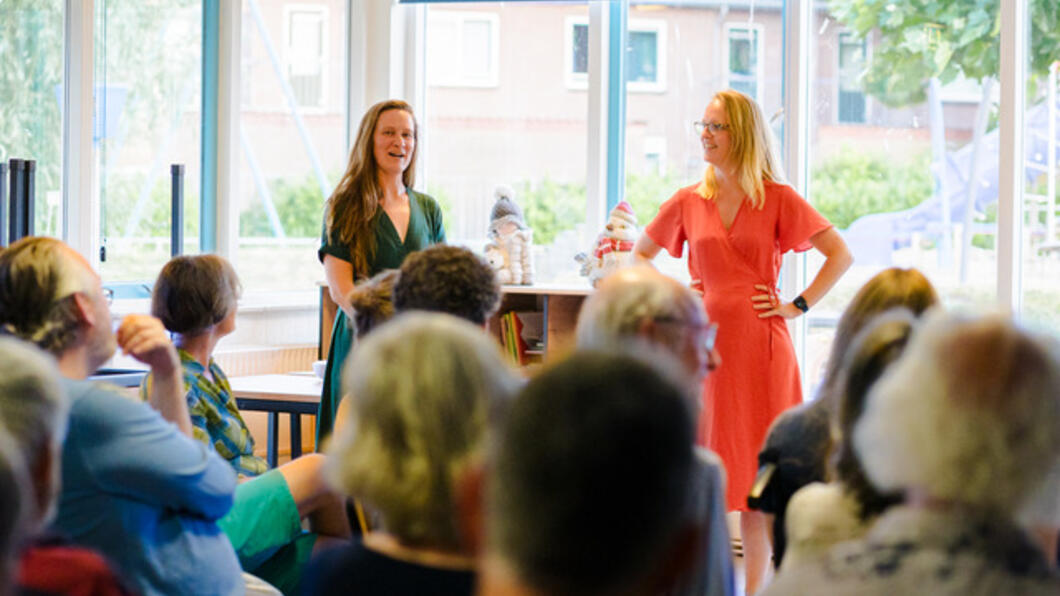 Judith van Vliet en Suzanne Gerritsen voor ALV