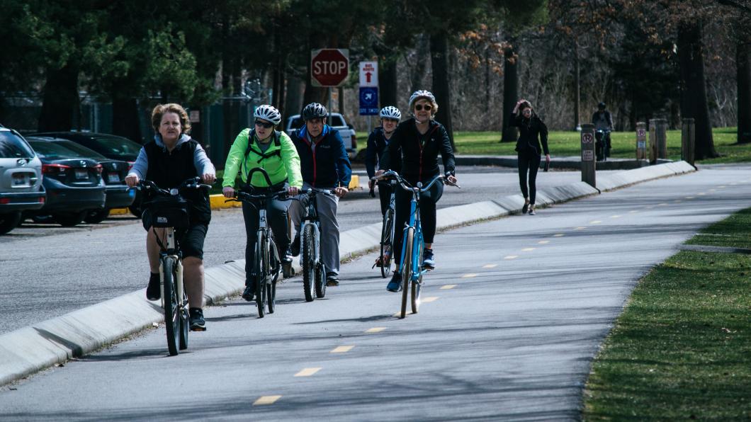 bicycles-bikes-cycling-977966.jpg