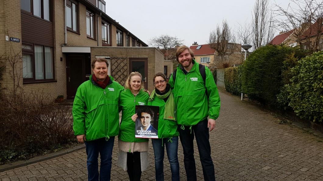 flyeractie GroenLinks Leiden Flyeractie in de Merenwijk